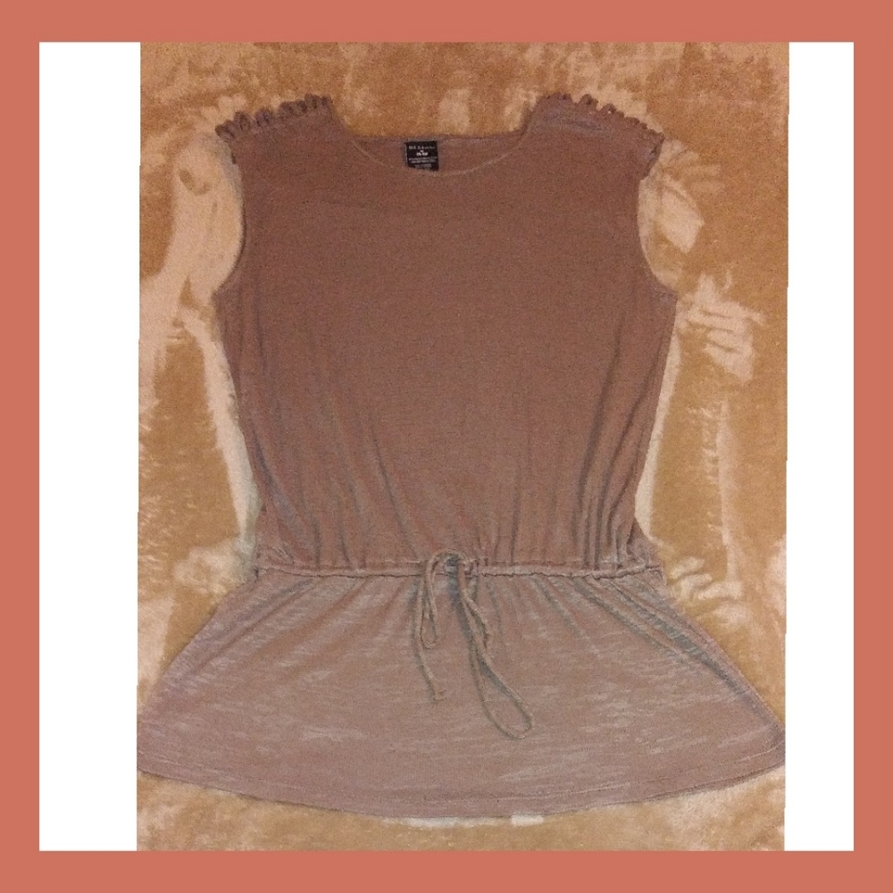🌺FREE WITH PURCHASE OVER $10***TAUPE TUNIC
